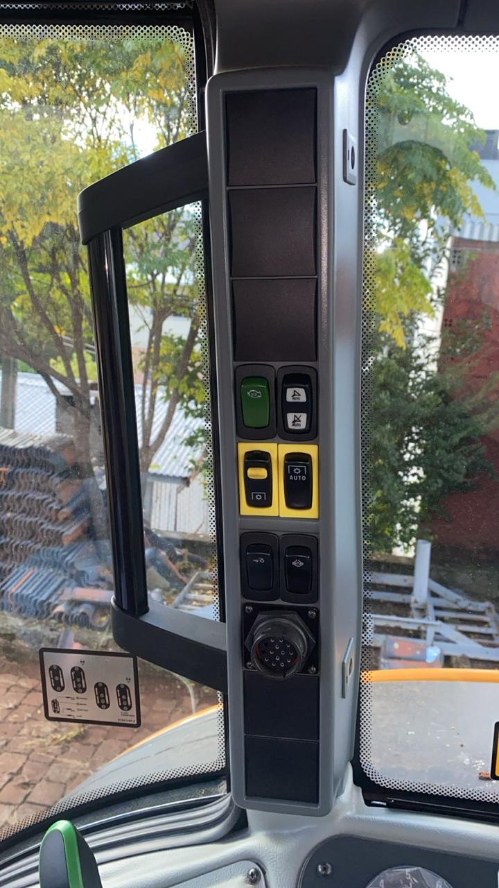 TRATOR VALTRA BH 194 HITECH ANO 2022 *APENAS 770 HRS* **04 PNEUS RADIAS NOVOS** MOTOR 6 CILINDROS 195 CV, TRANSMISSÃO HITECH3 POWER SHIFT COM TROCA AUTOMATICA DENTRO DOS GRUPOS 18F X 18R REVERSÃO - POWER SHUTLLE DE ACIONAMENTO ELETRO HIDRAULICO, TOMADA DE FORÇA INDEPENDENTE DE ACIONAMENTO ELETRO-HIDRAULICO 540/1000 VALVULAS DE CONTROLE REMOTO 4 VCR TIPO BOMBA HIFLOW E FLUXO CONSTANTE. PRE DISPOSTO PARA PILOTO AUTOMATICO.