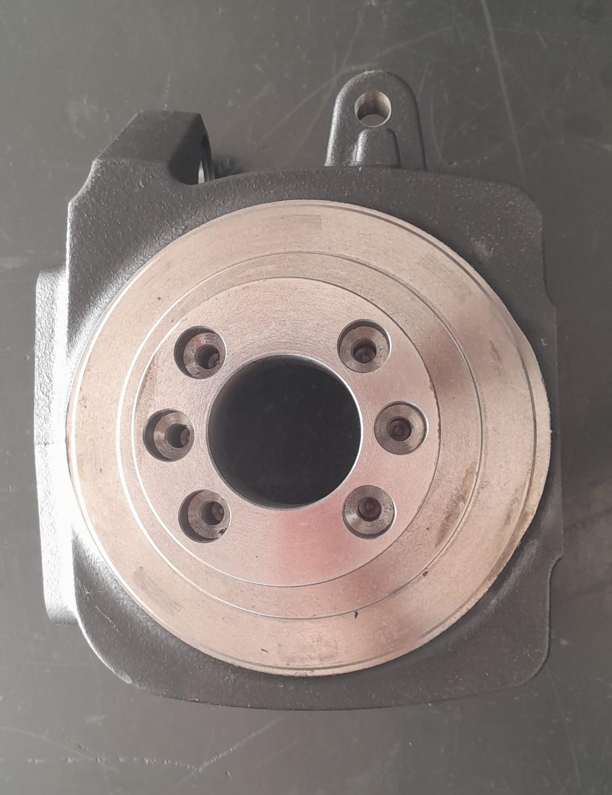 CARCACA DE ARTICULACAO L. ESQUERDA TSA/09 A750/A850/A950/4275/4265 - 4475315026 = 8016103145007 = 42800718 = 87534500 ZF JOHN DEERE 5090E VALTRA A550/A650/A750/A850/A950 MASSEY FERGUSON 4265/4275/4283 LS TRACTOR P80/P90/P100 AGRALE 5075/575.4 LANDINI RT65
